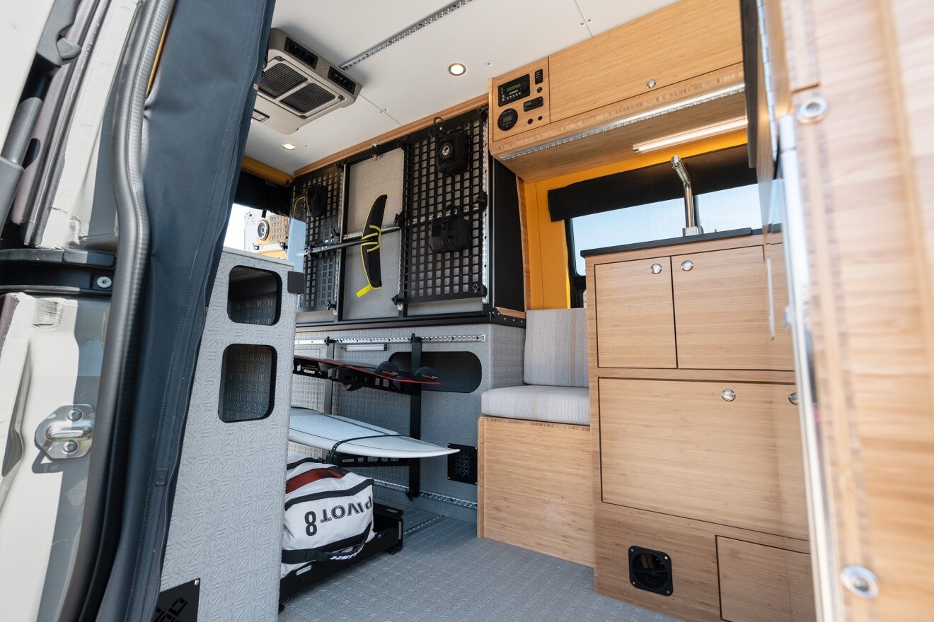 Foto: Outside Van