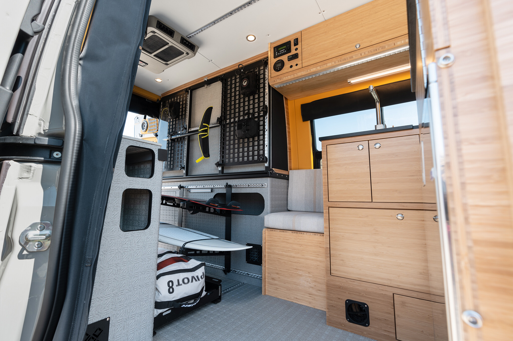 Foto: Outside Van