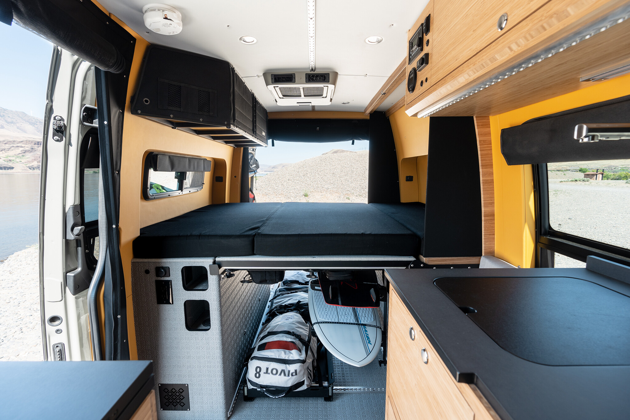 Foto: Outside Van