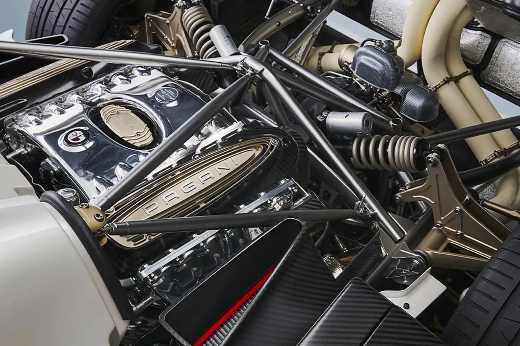 Pagani Utopia Coyote Coupe – popraskan, a še vedno popoln V12 hiperavto
