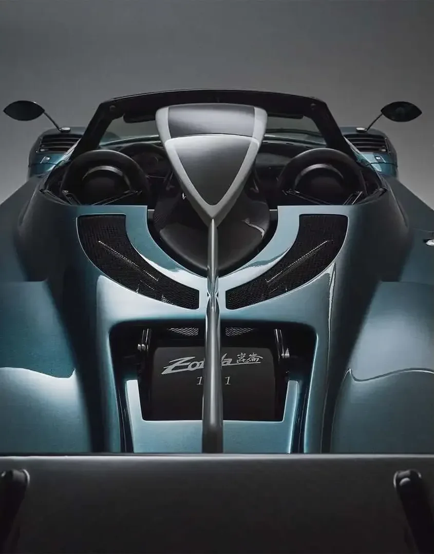 Pagani Zonda Unico: Nesmrtnik se vrača v modrih odtenkih