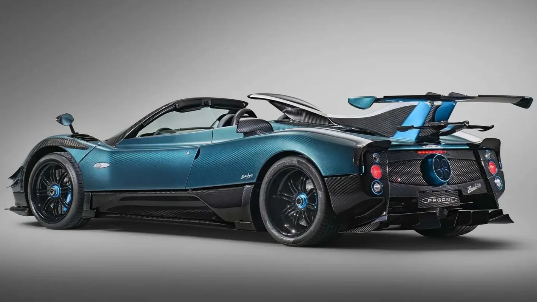 Pagani Zonda Unico: Nesmrtnik se vrača v modrih odtenkih