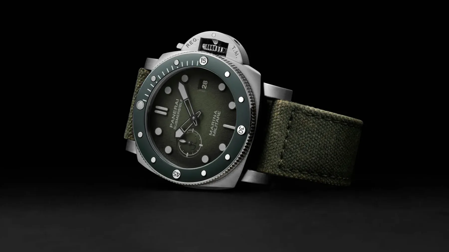 Panerai gre z morja v nebo: Panerai Submersible Marina Militare “Aviazione Navale” PAM01697 & PAM01698