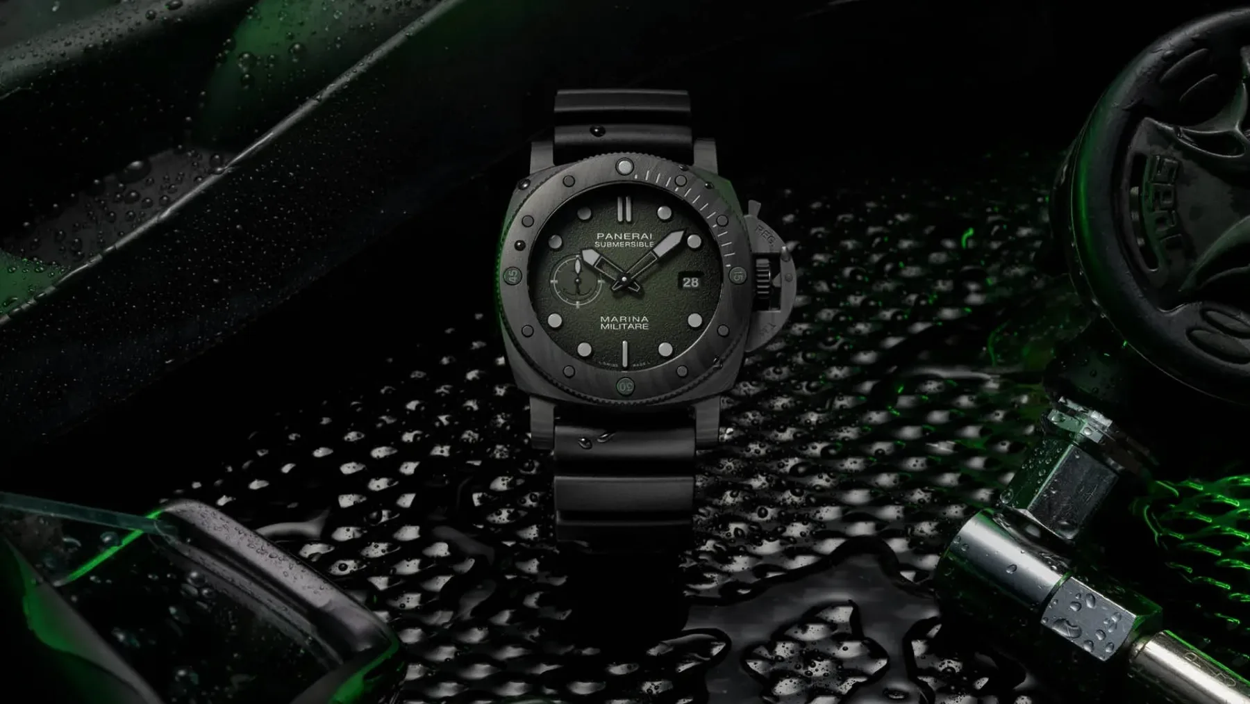 Panerai gre z morja v nebo: Panerai Submersible Marina Militare “Aviazione Navale” PAM01697 & PAM01698