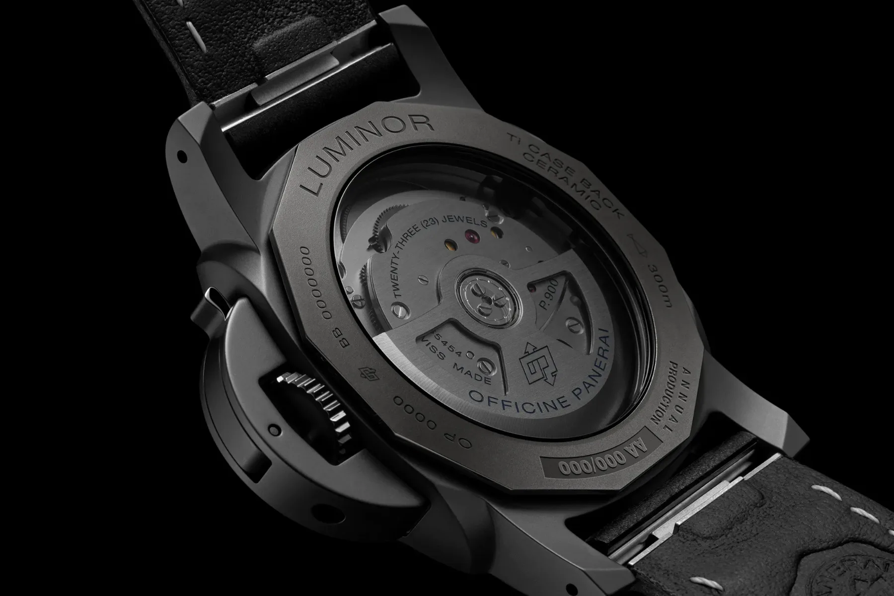 Panerai Luminor GMT Ceramica – temni popotnik z italijanskim šarmom