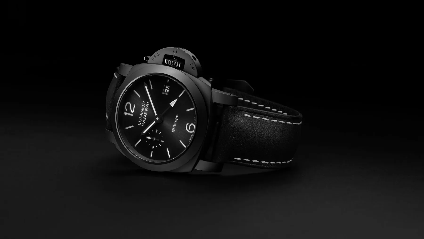 Panerai Luminor GMT Ceramica – temni popotnik z italijanskim šarmom