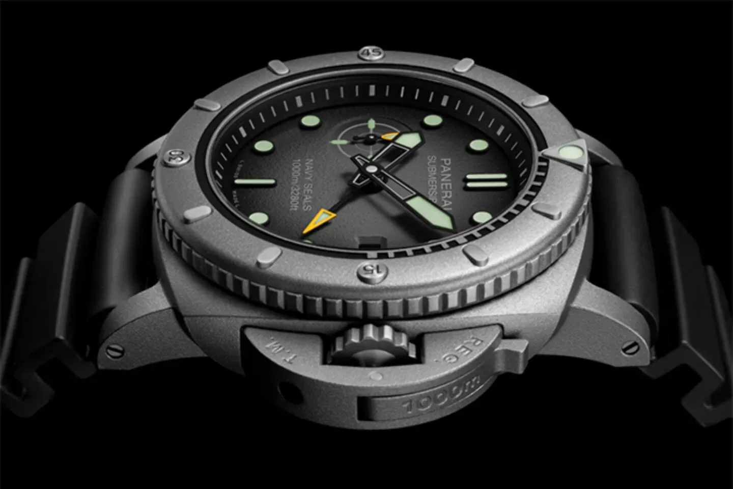 Panerai Submersible Navy SEALPanerai PAM01089: ura iz hafnija za 99.500 dolarjev