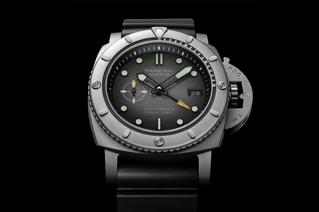 Panerai Submersible Navy SEALPanerai PAM01089: ura iz hafnija za 99.500 dolarjev