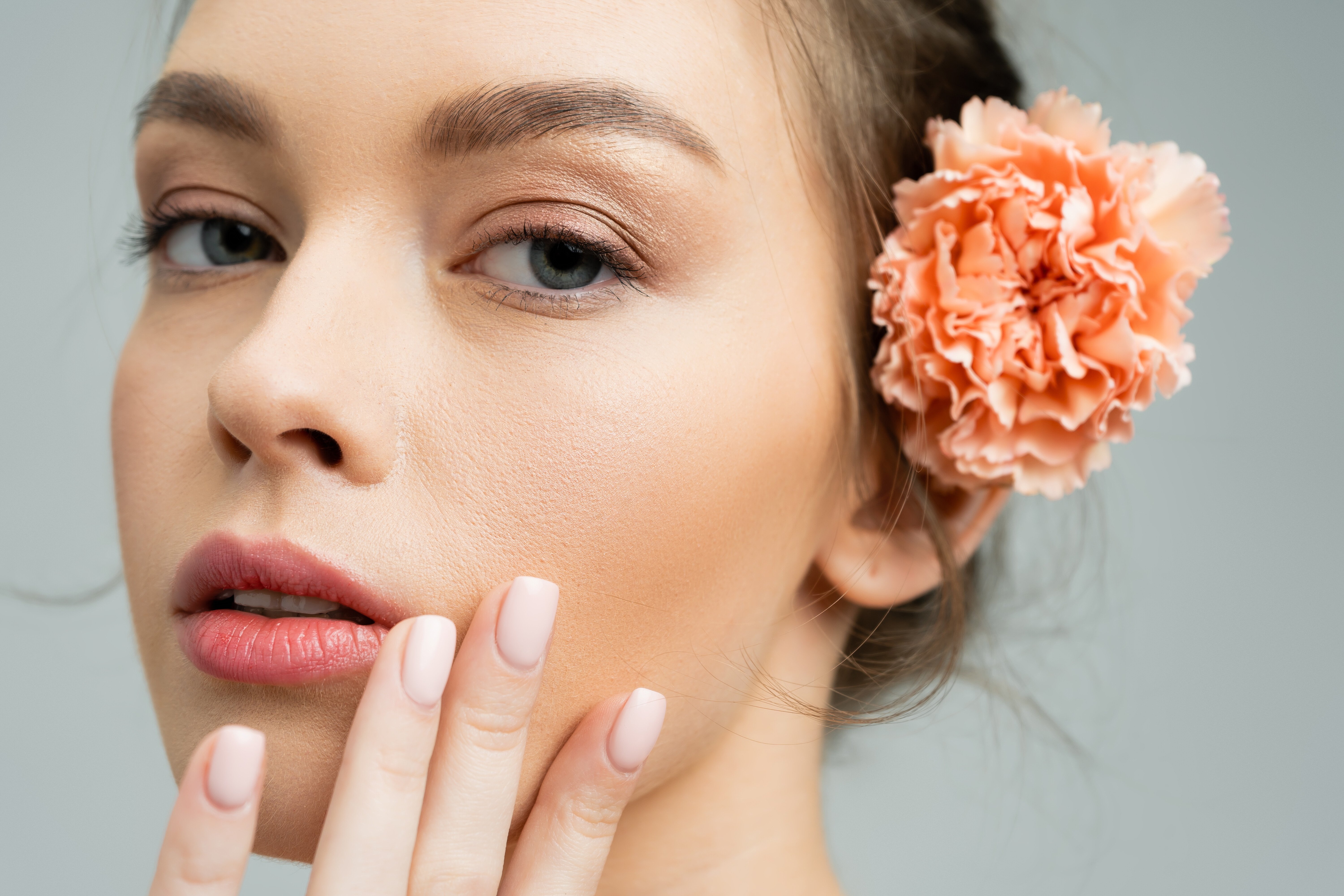 Pantone barva leta 2024: Peach Fuzz