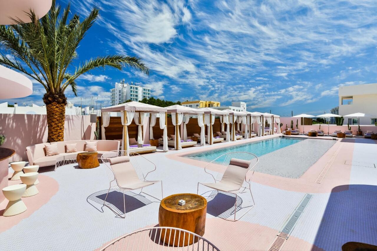 Paradiso Ibiza Art Hotel: kjer se srečata umetnost in razkošje
