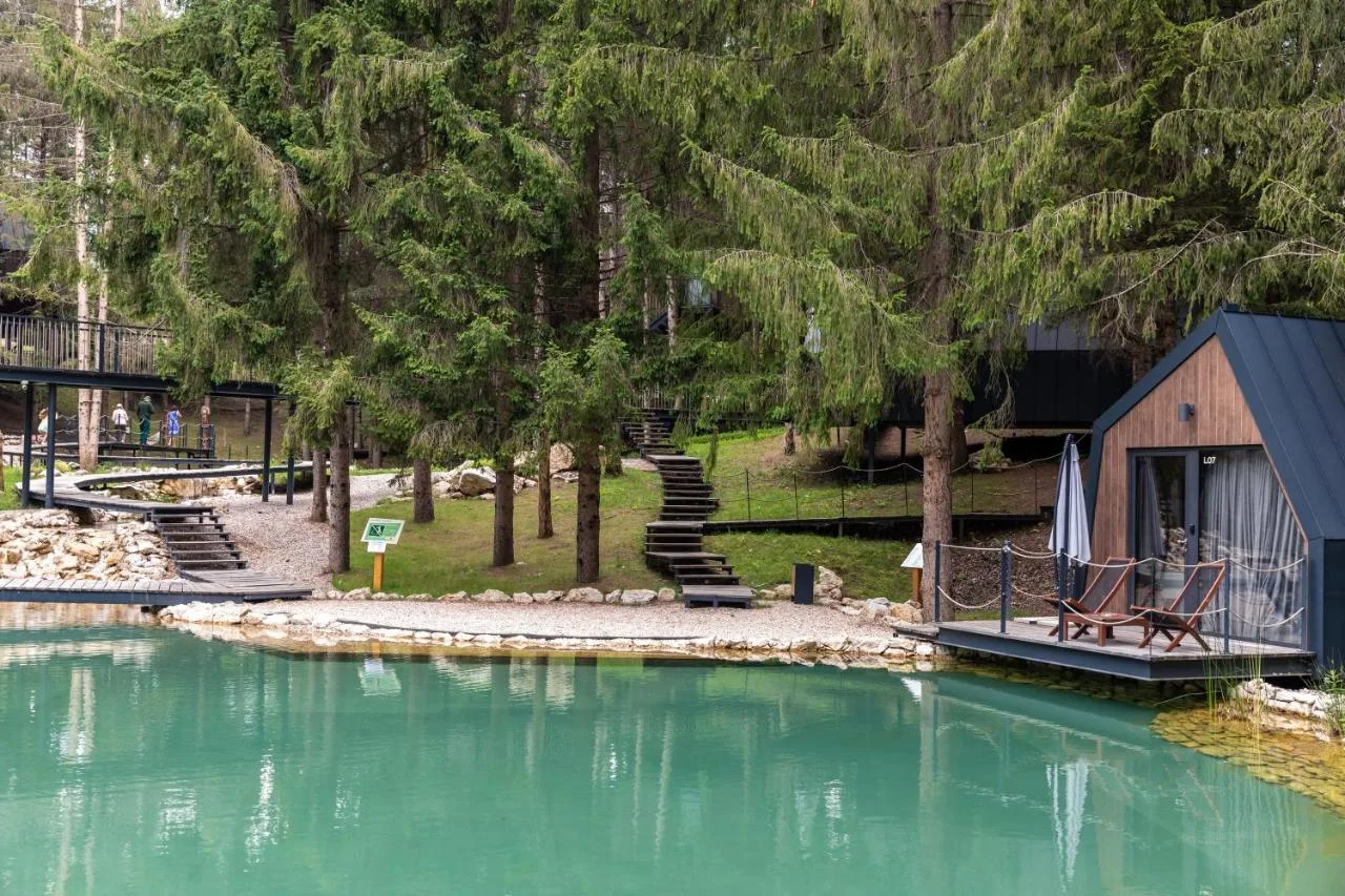 Plitvice Holiday Resort: Luksuzna oaza v objemu hrvaške narave