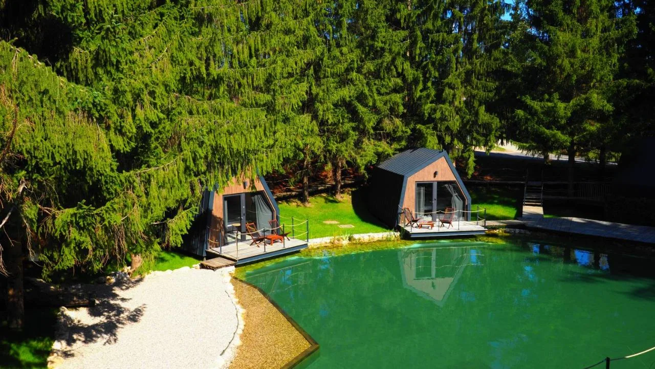 Plitvice Holiday Resort: Luksuzna oaza v objemu hrvaške narave