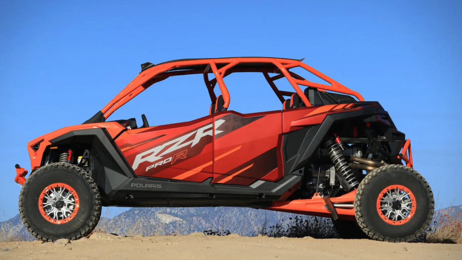 Polaris RZR Pro R Factory-Armored ATV: Nepremagljiva zver za brezpotja