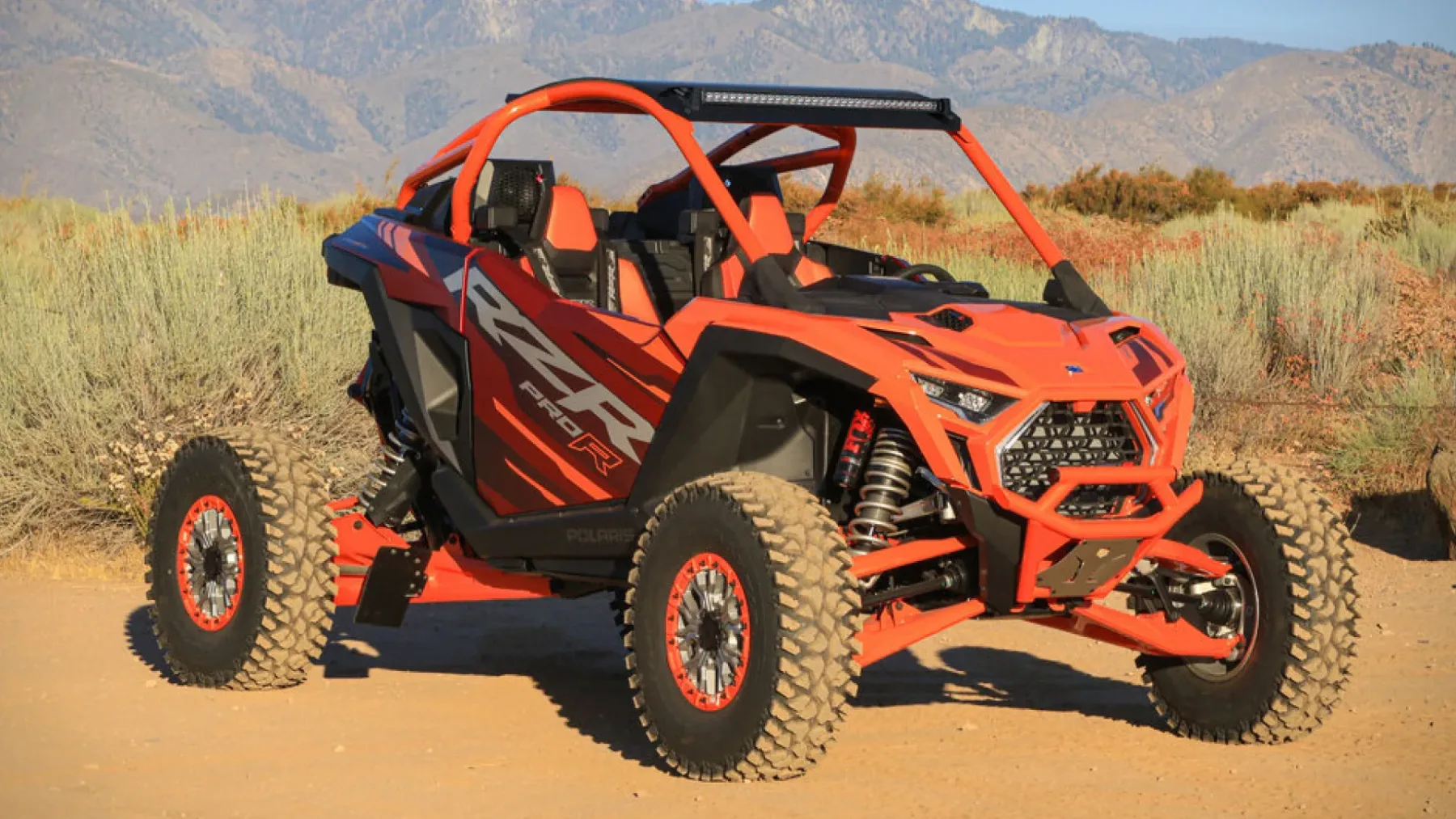 Polaris RZR Pro R Factory-Armored ATV: Nepremagljiva zver za brezpotja