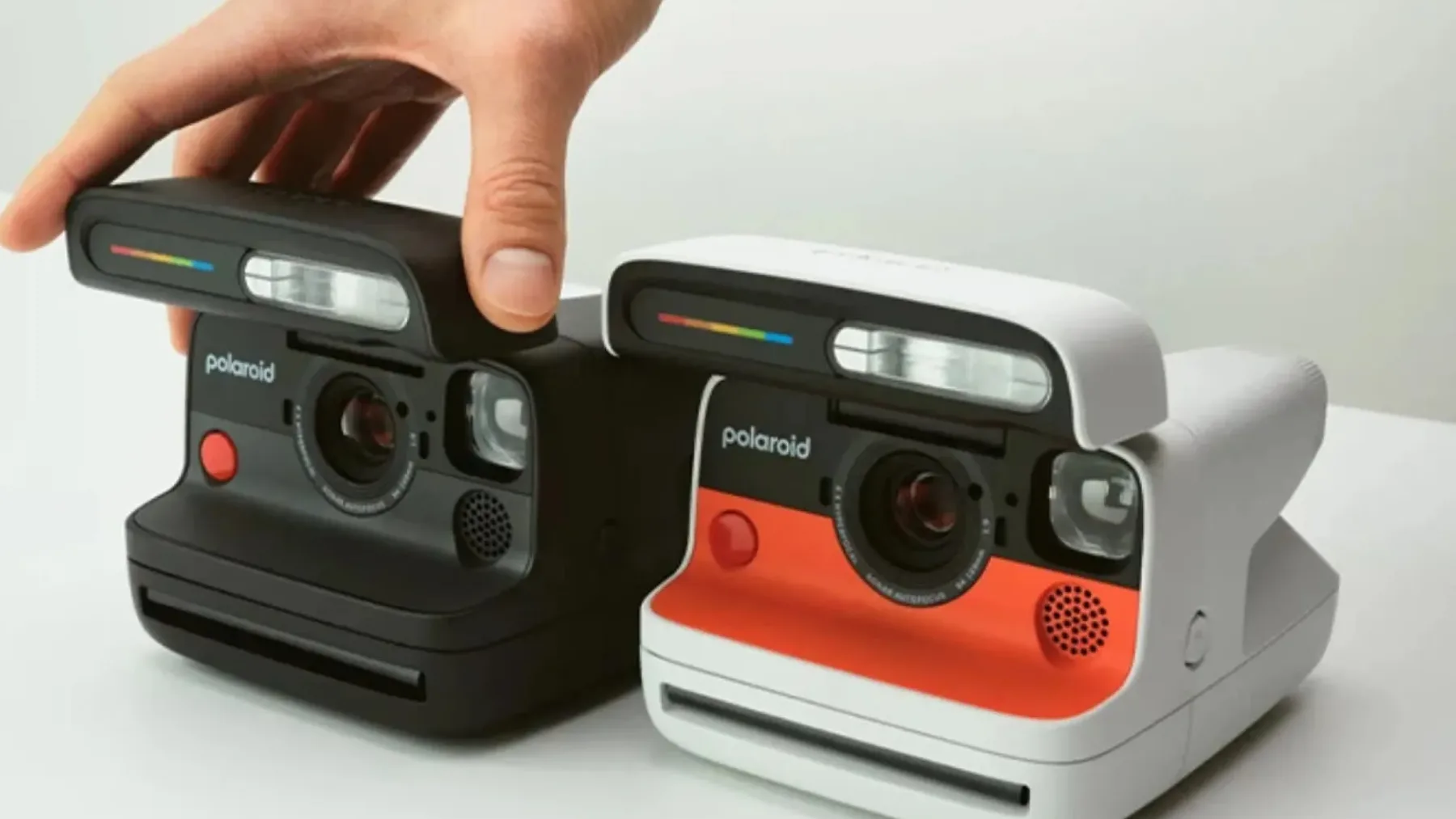 Polaroid Flip: Instant klasika z možgani prihodnosti