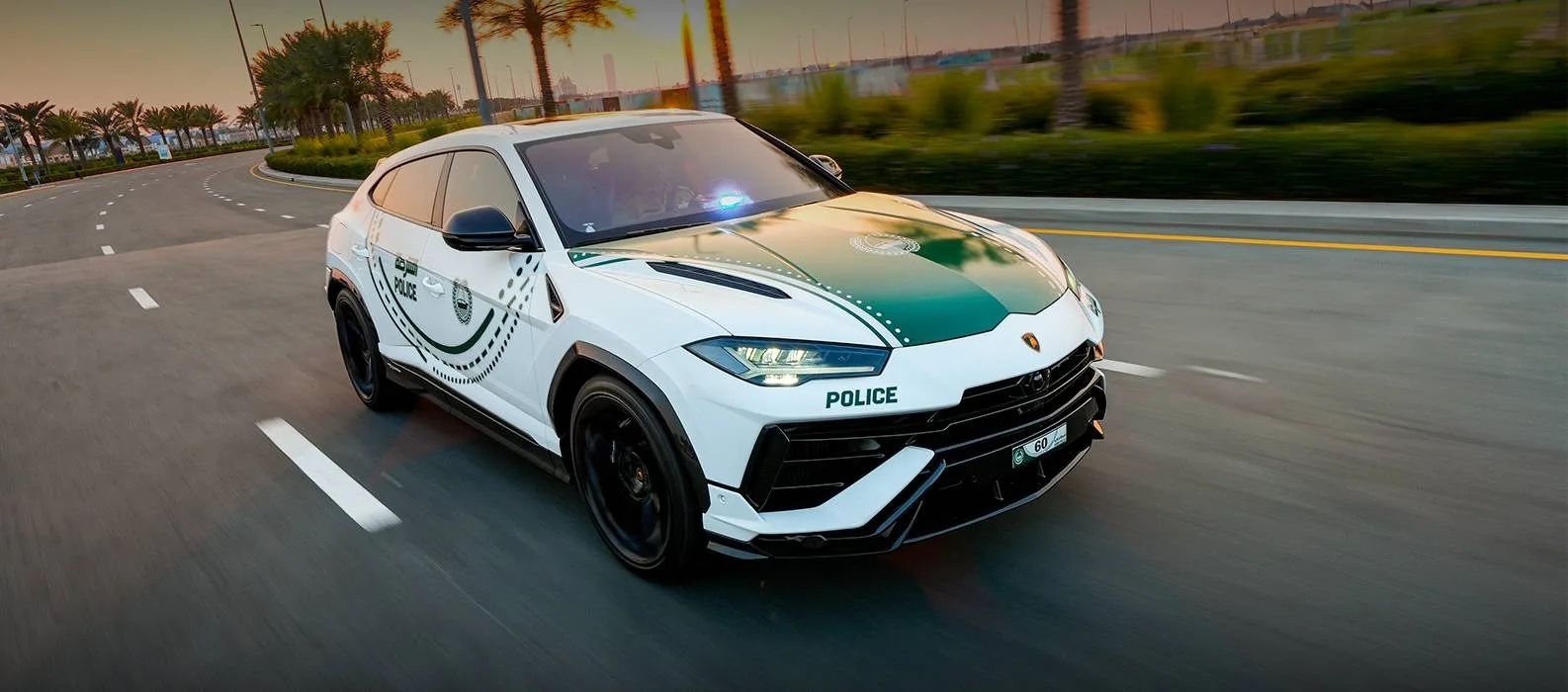 Policijski superavtomobili v Dubaju: Zakaj policisti v Dubaju vozijo Bugattije, Lamborghinije in Mansory eksotike