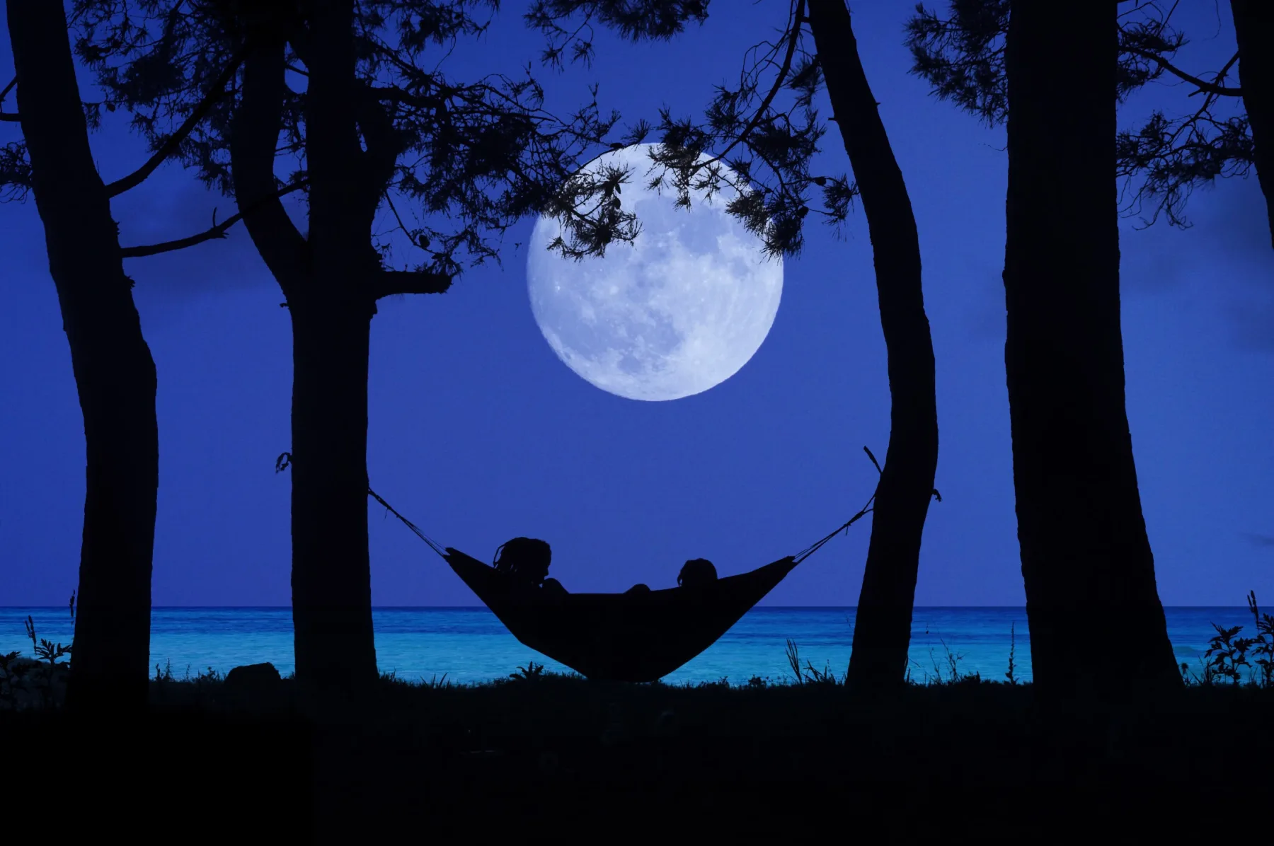 Polna luna 17. oktobra 2024 prinaša kaos: Superluna v Ovnu vas bo soočila z najglobljimi ranami!