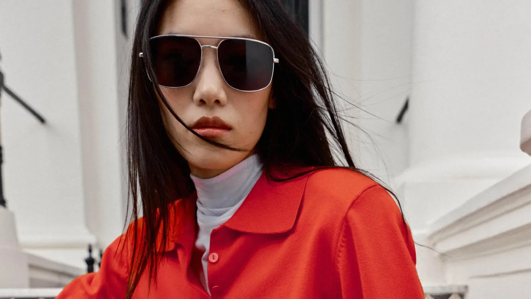 Polo pulover je absolutni kralj jesenske garderobe: Kako nositi ta nepogrešljivi kos sezone?