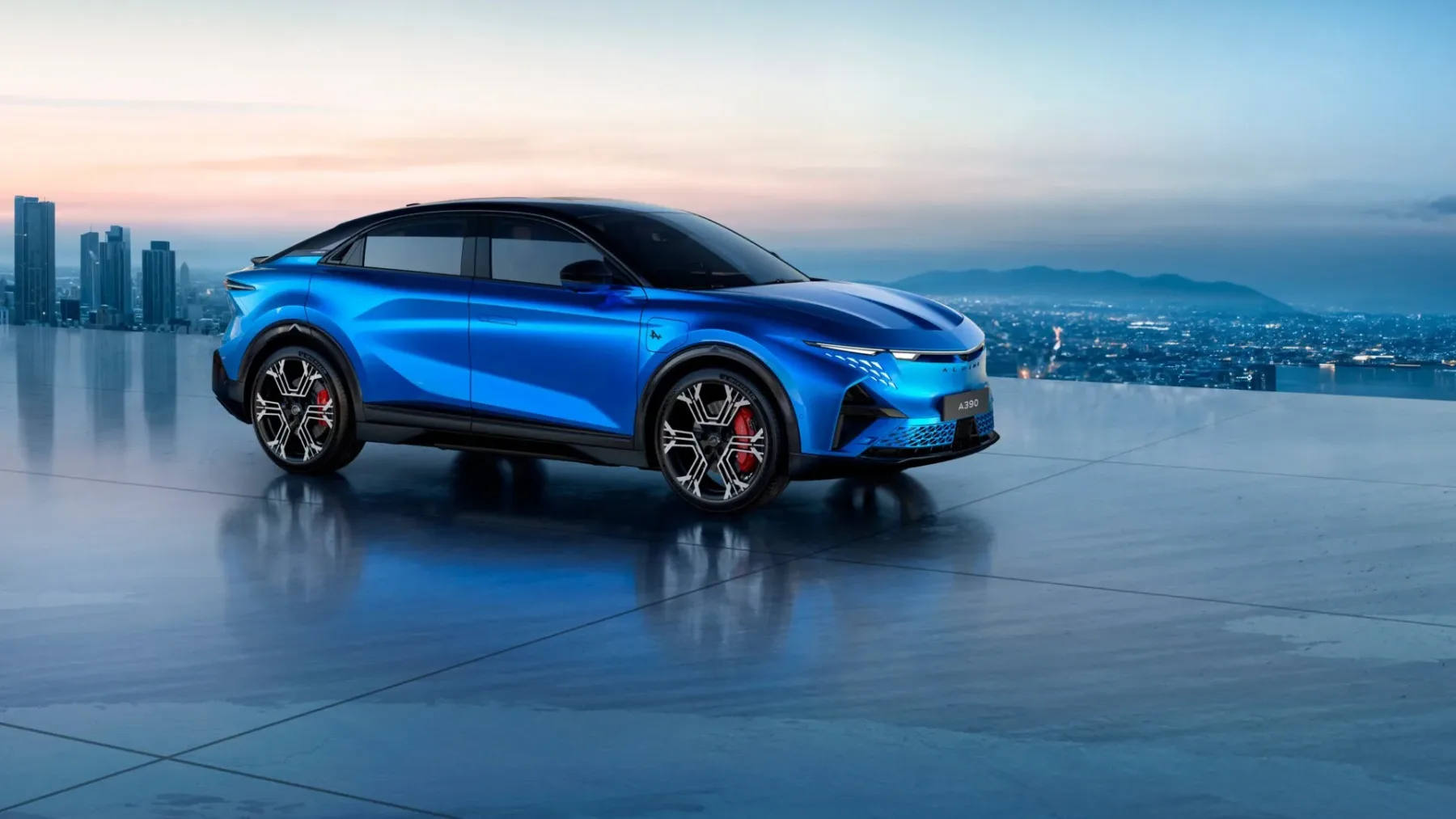 Popolnoma nova Alpine A390: Električni športni fastback, ki izziva Porsche Macan