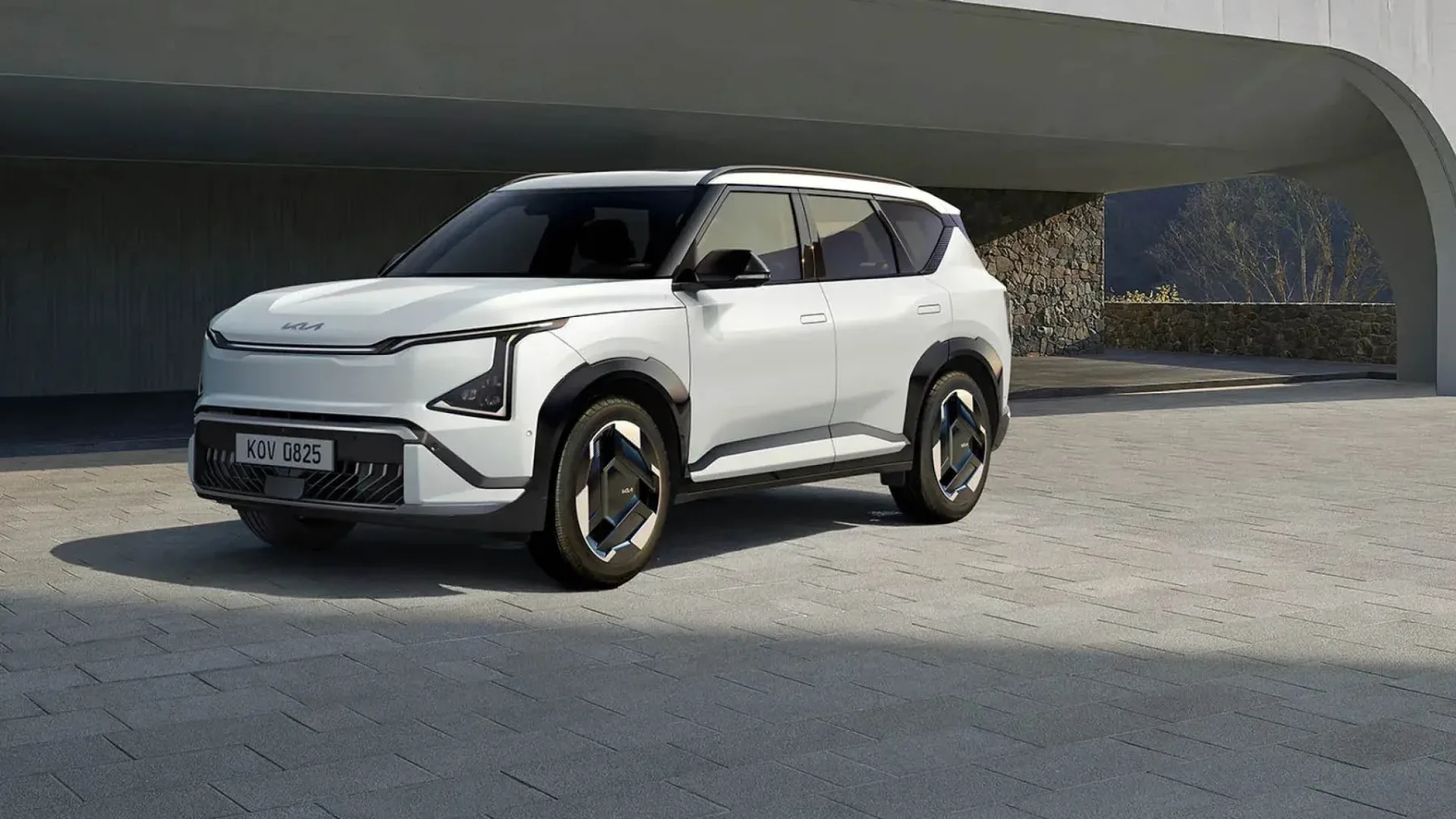 Popolnoma nova Kia EV5 – električni SUV, ki meče rokavico Tesli Model Y in druščini