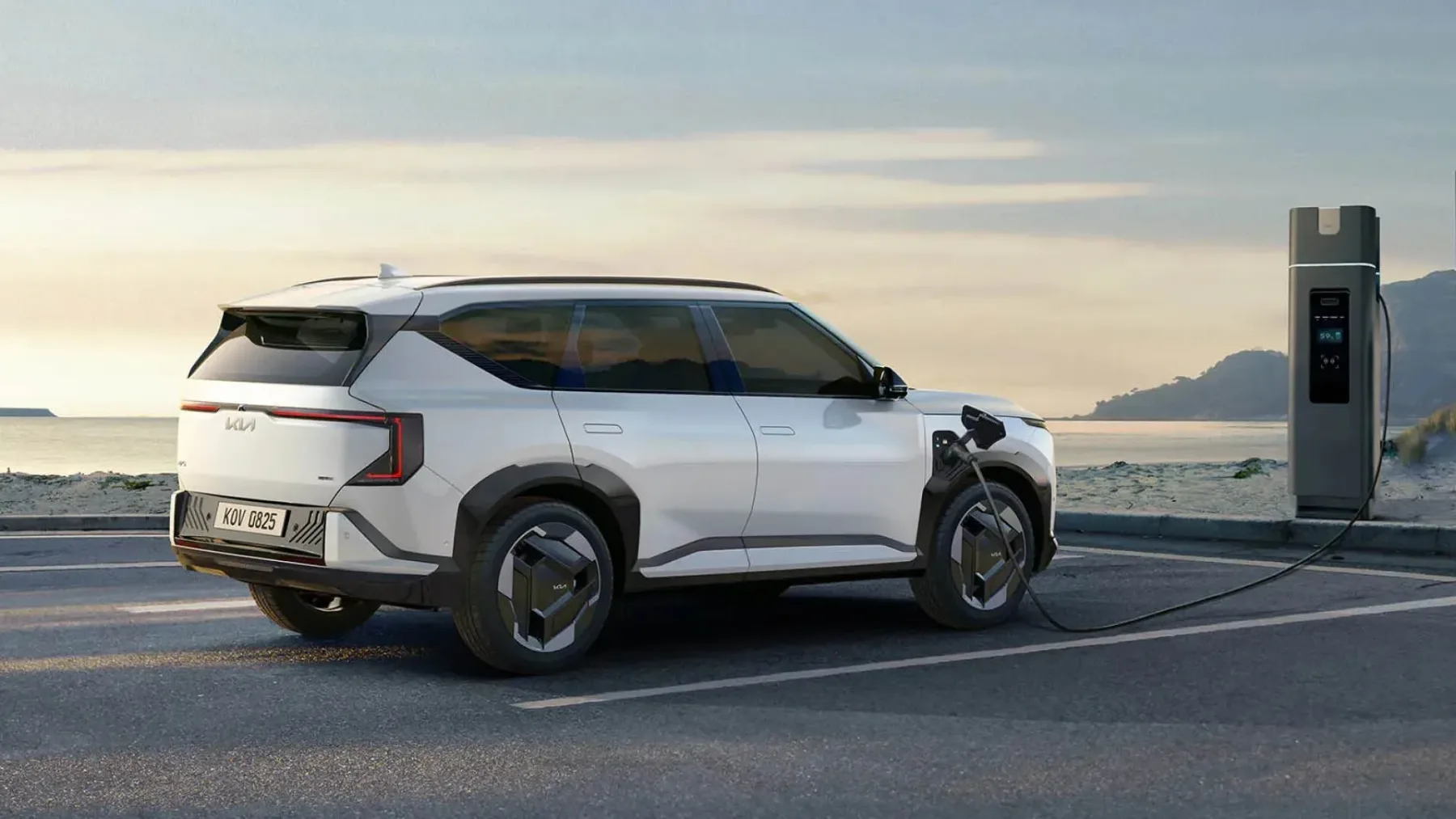 Popolnoma nova Kia EV5 – električni SUV, ki meče rokavico Tesli Model Y in druščini