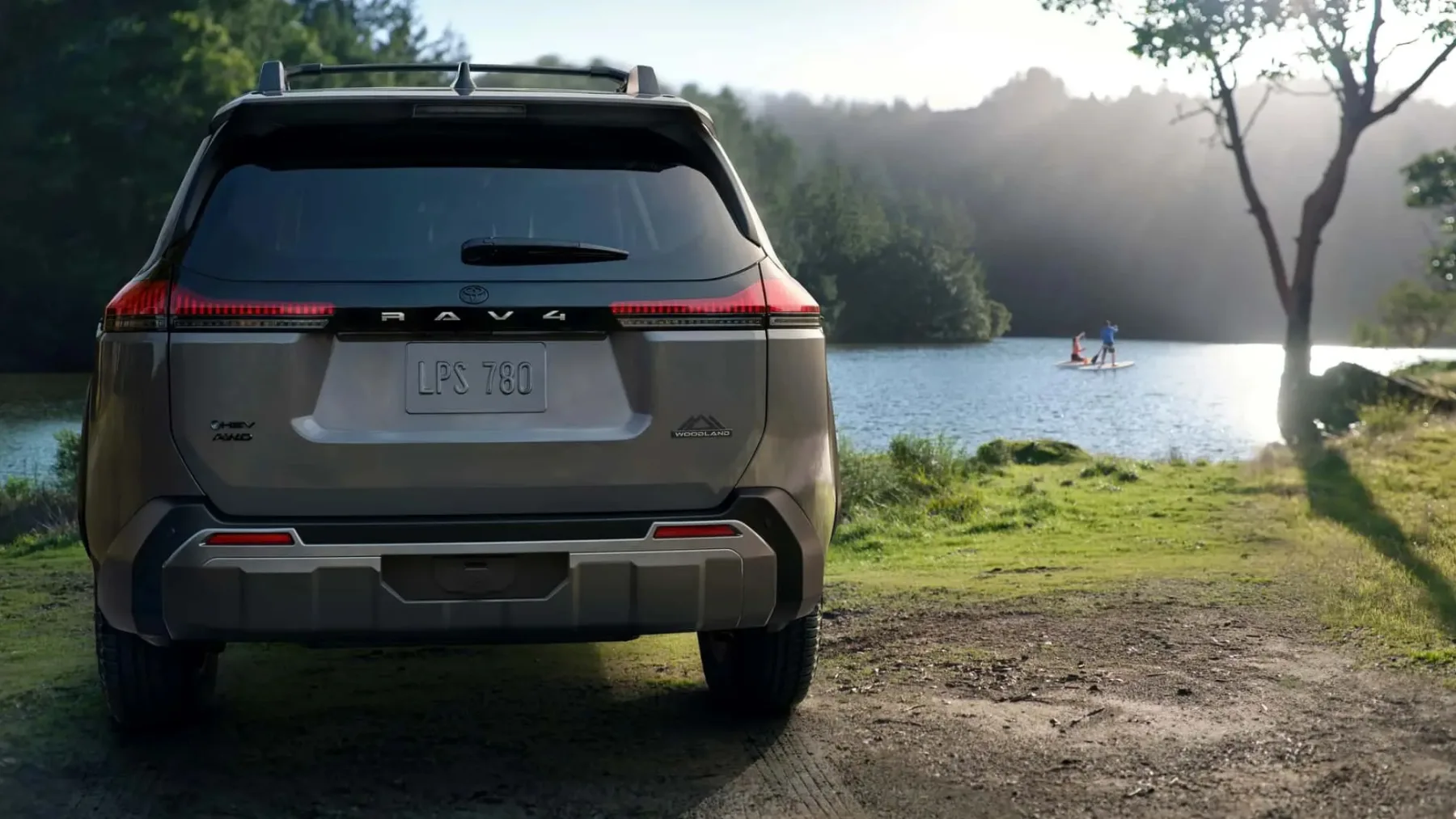 Popolnoma nova Toyota RAV4 2026: Hibridna revolucija z GR-Sport adrenalinskim dodatkom