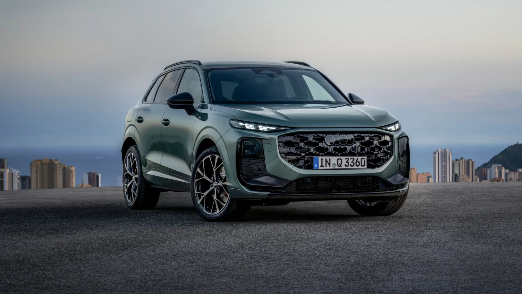 Popolnoma novi Audi Q3 (2025): Najbolj digitalen in prostorsko radodaren Q3 do zdaj!