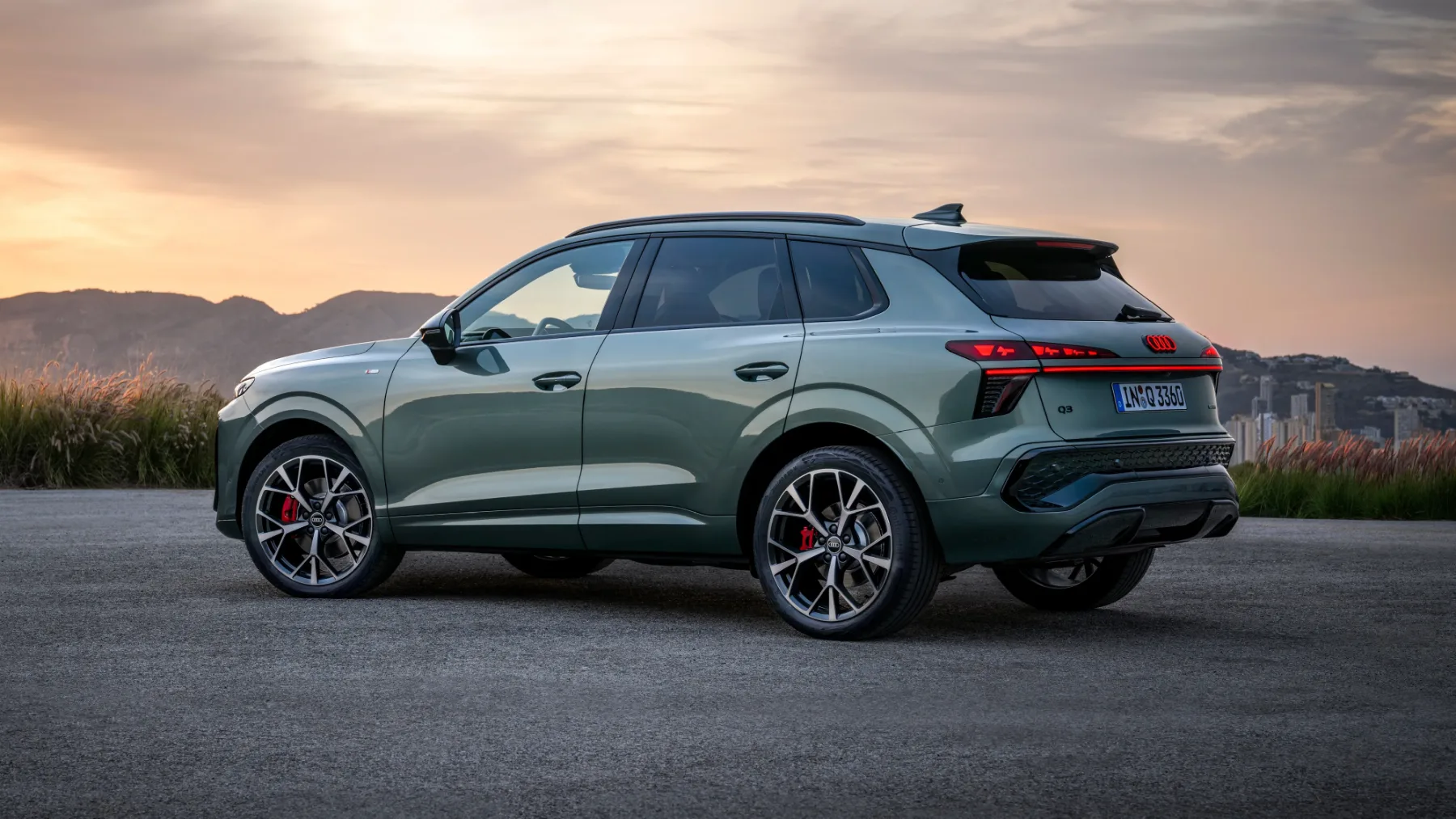 Popolnoma novi Audi Q3 (2025): Najbolj digitalen in prostorsko radodaren Q3 do zdaj!
