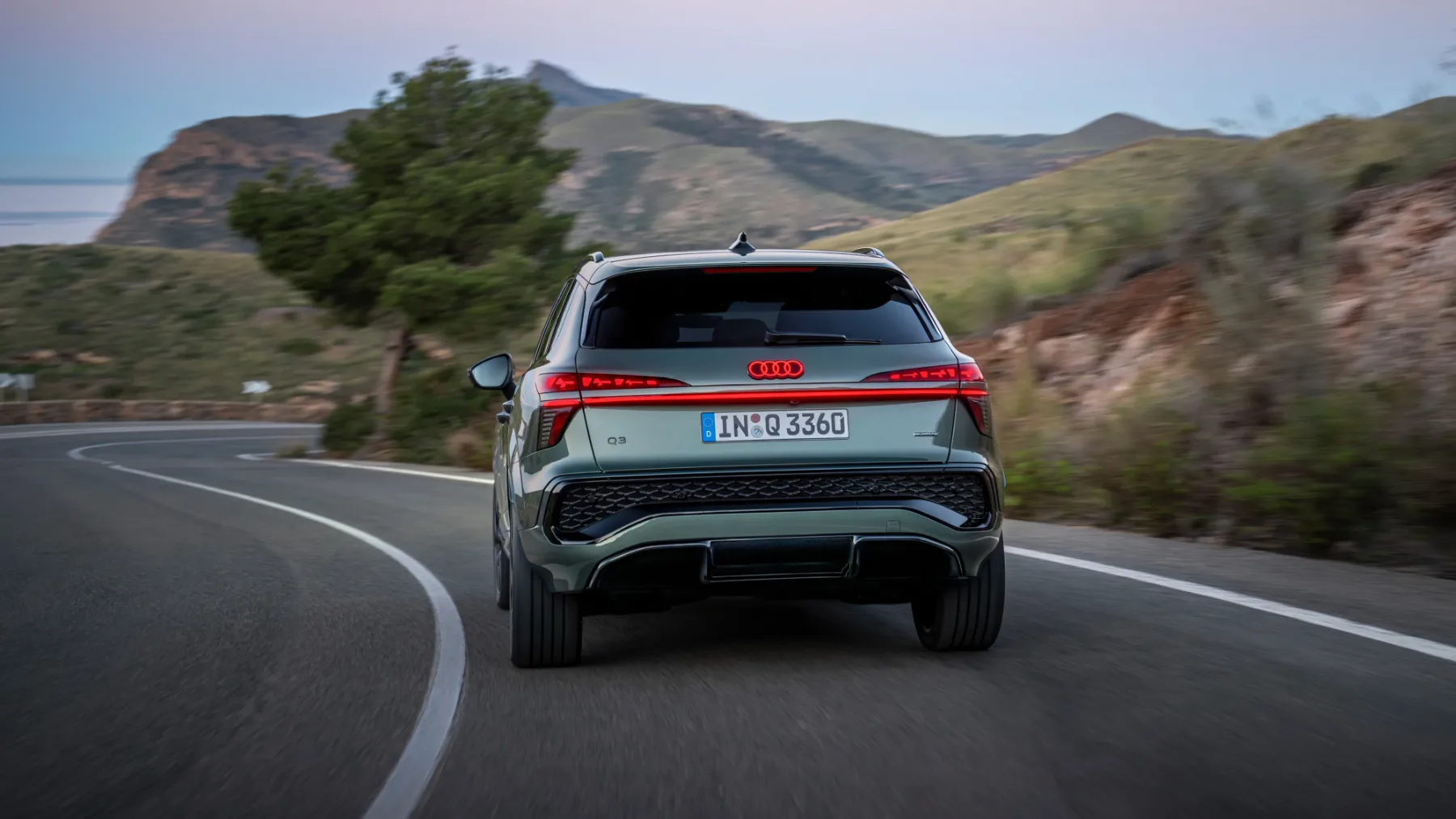 Popolnoma novi Audi Q3 (2025): Najbolj digitalen in prostorsko radodaren Q3 do zdaj!