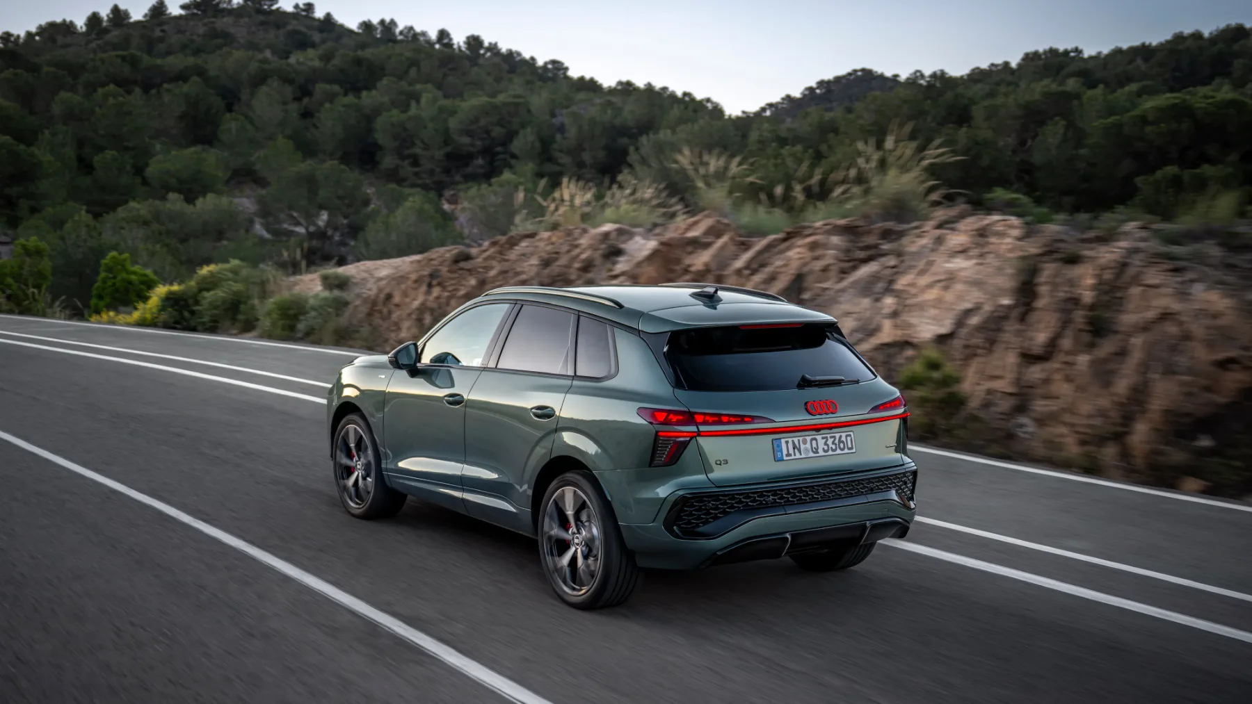 Popolnoma novi Audi Q3 (2025): Najbolj digitalen in prostorsko radodaren Q3 do zdaj!