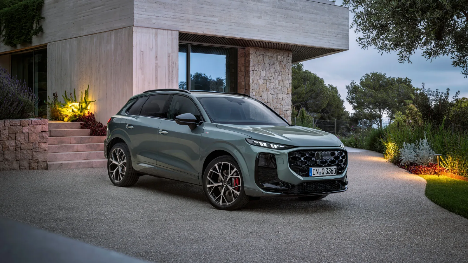 Popolnoma novi Audi Q3 (2025): Najbolj digitalen in prostorsko radodaren Q3 do zdaj!
