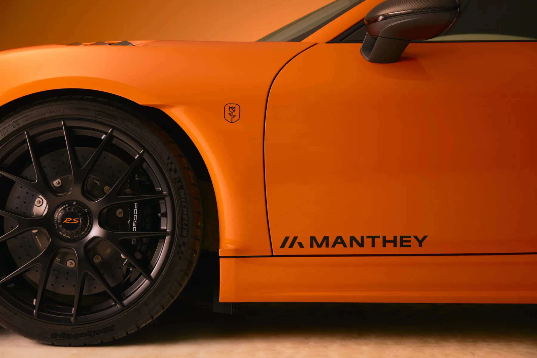 Porsche 718 Cayman GT4 RS Manthey Kit “De Tulp”: ekskluzivna oranžna raketa za Nizozemsko