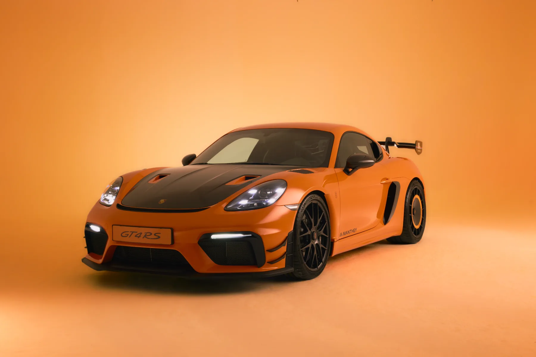 Porsche 718 Cayman GT4 RS Manthey Kit “De Tulp”: ekskluzivna oranžna raketa za Nizozemsko