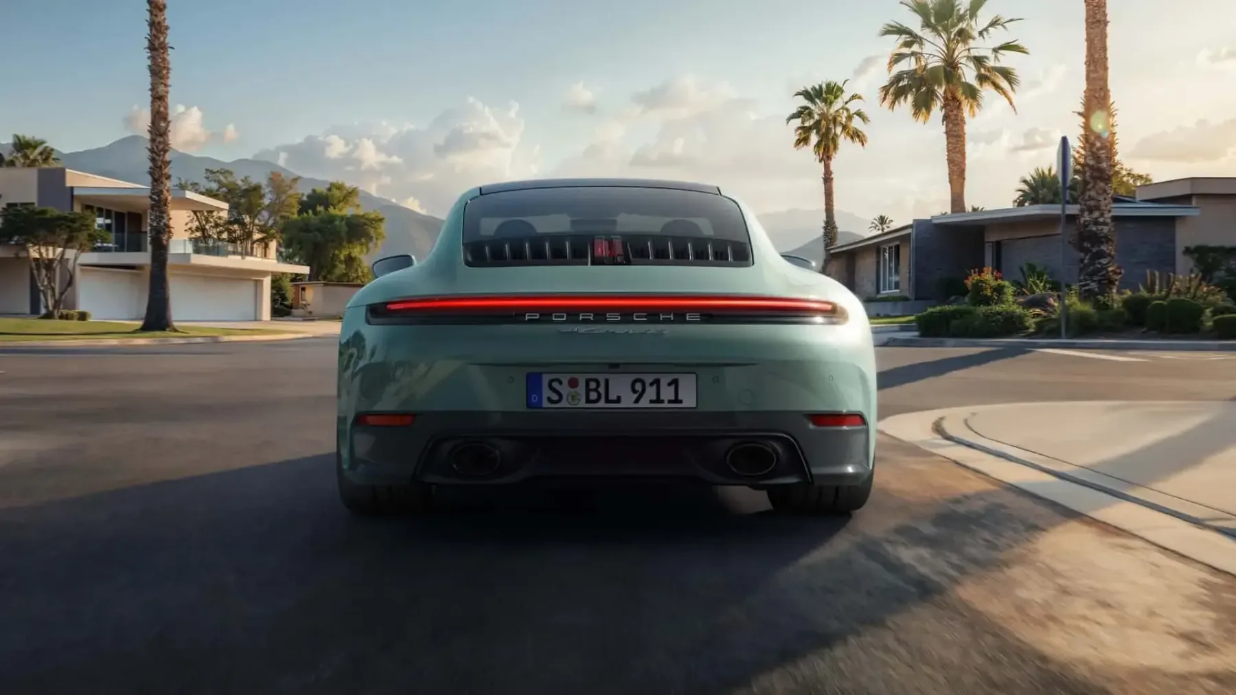 Porsche 911 Carrera 4S : sedaj kot kupe, kabrio in targa – več moči, več pogona, več… evrov