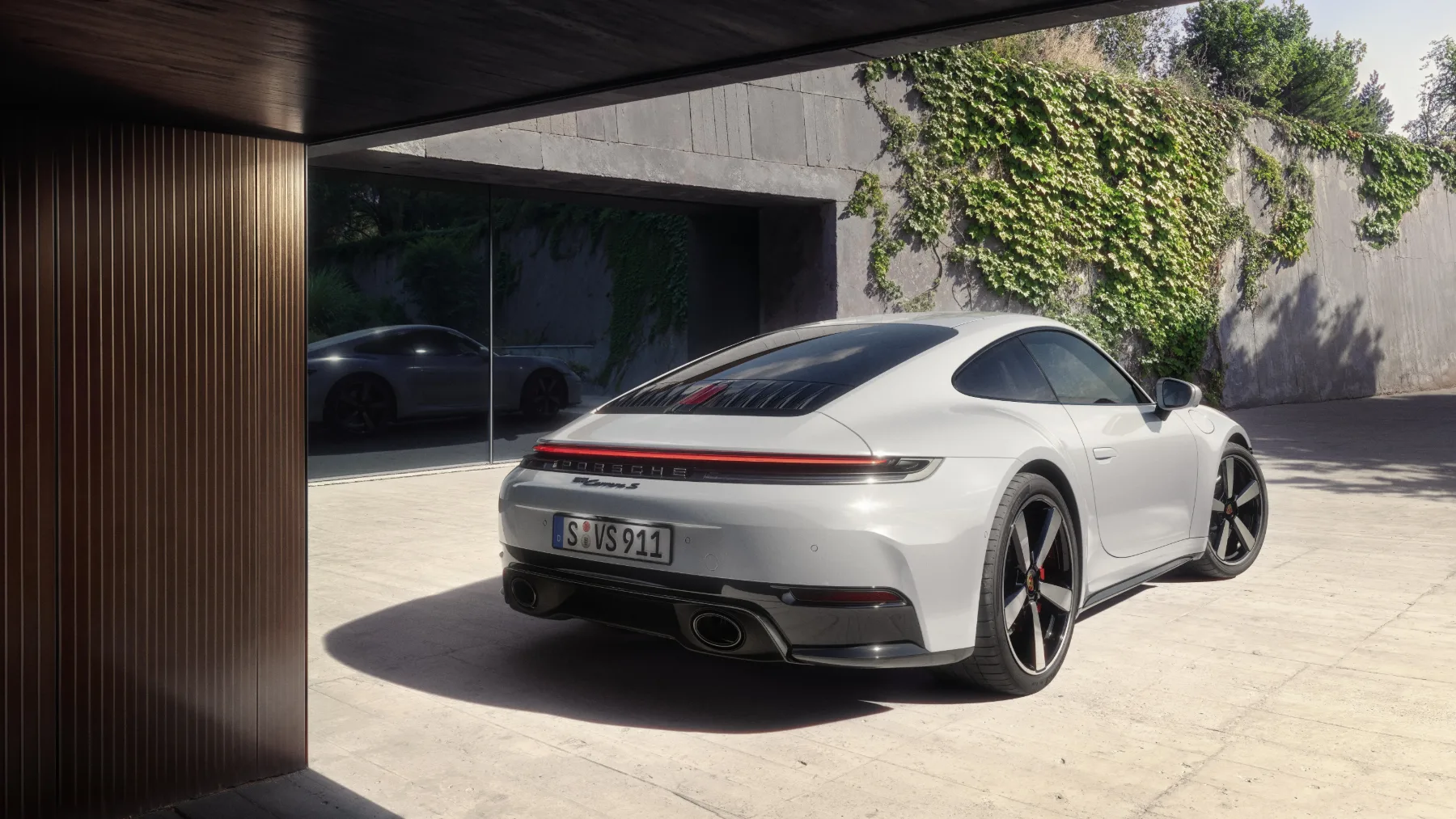 Porsche 911 Carrera S 2025: športna umetnina na štirih kolesih