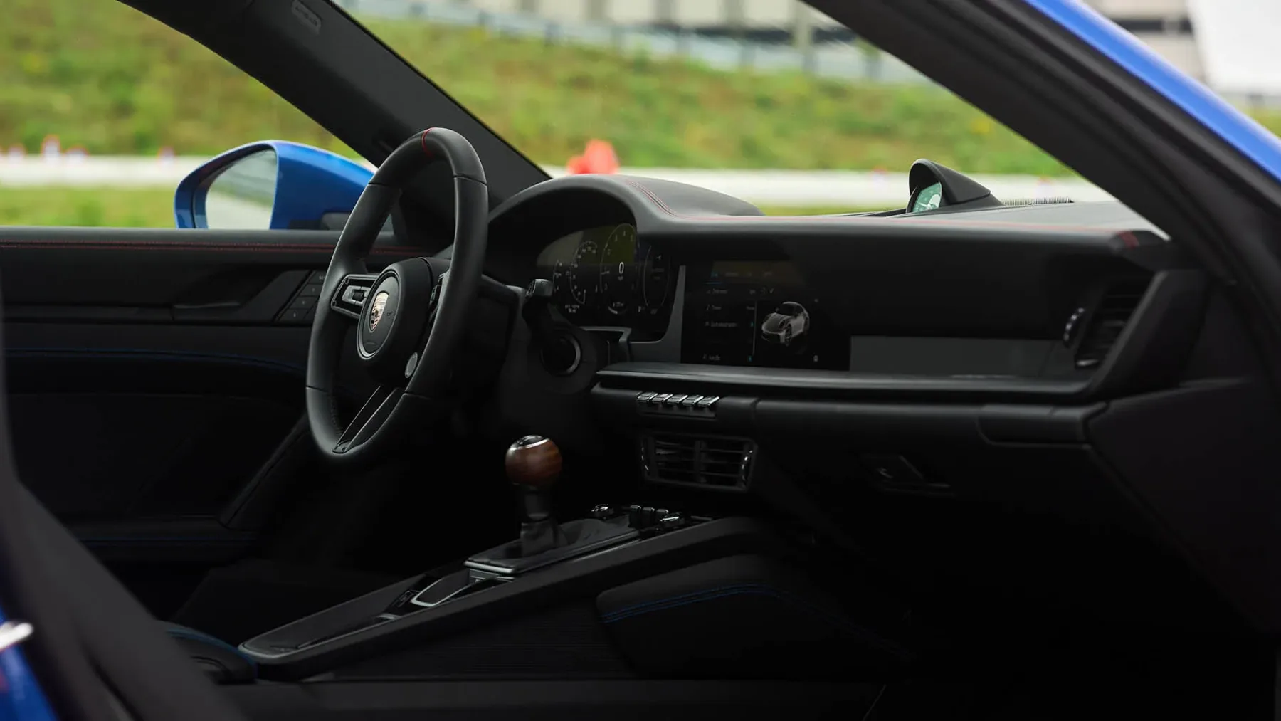 Porsche 911 Club Coupe 2025: ročne prestave in omejena serija, kot poklon 70-letnici Porsche Club of America