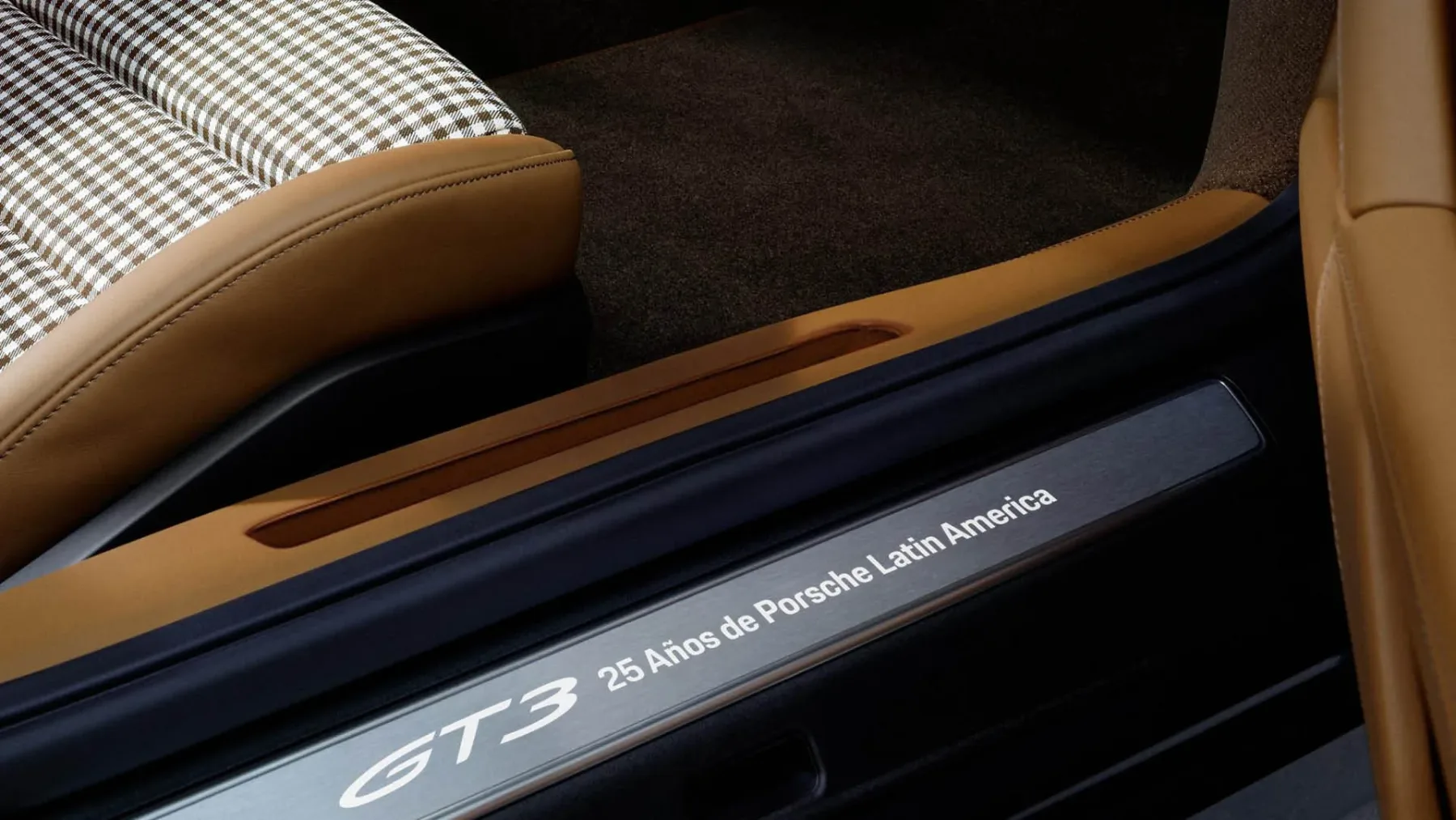 Porsche 911 GT3 Touring Ocelot – enkratni Sonderwunsch poklon kolumbijski Amazoniji