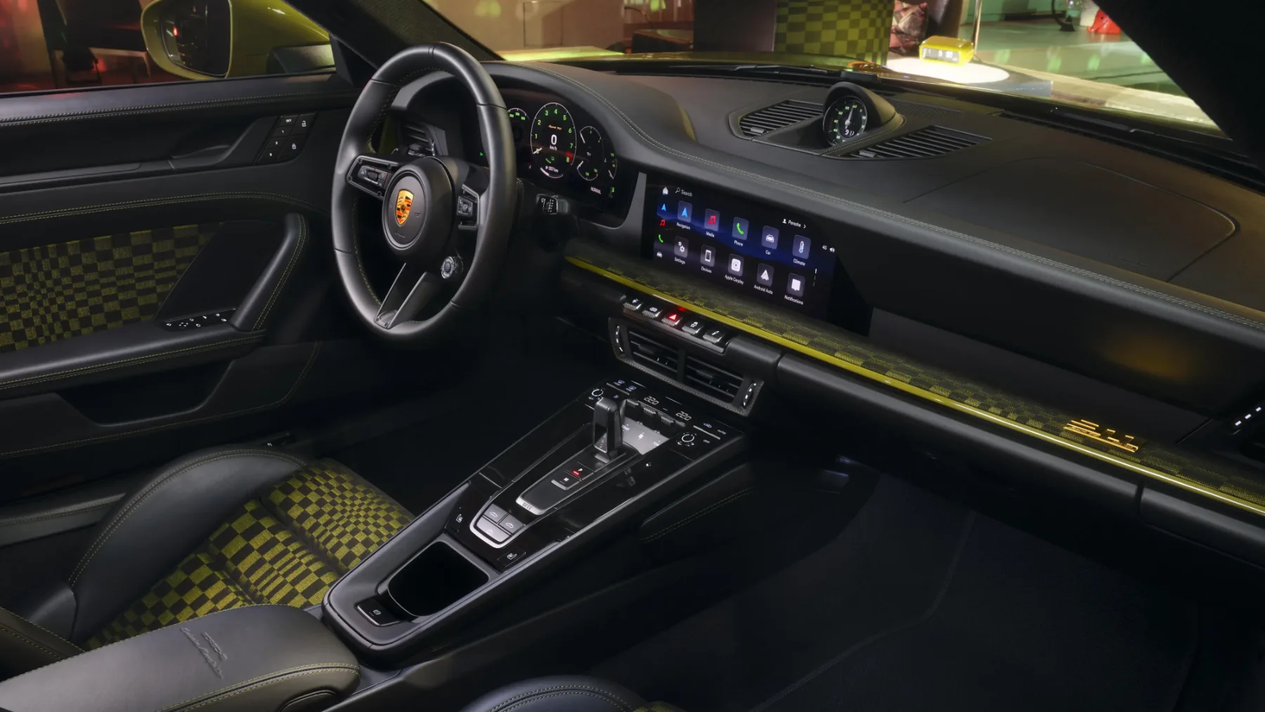 Porsche 911 Spirit 70 – retro disko bomba s hibridnim srcom
