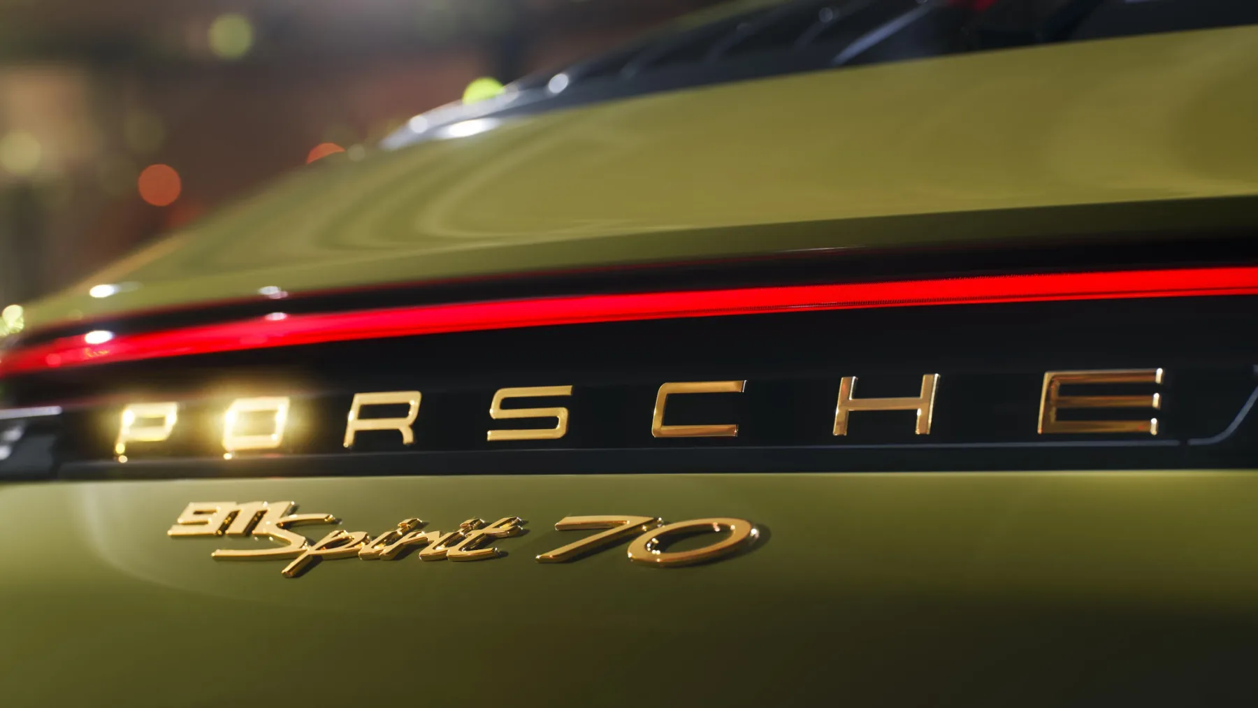 Porsche 911 Spirit 70 – retro disko bomba s hibridnim srcom