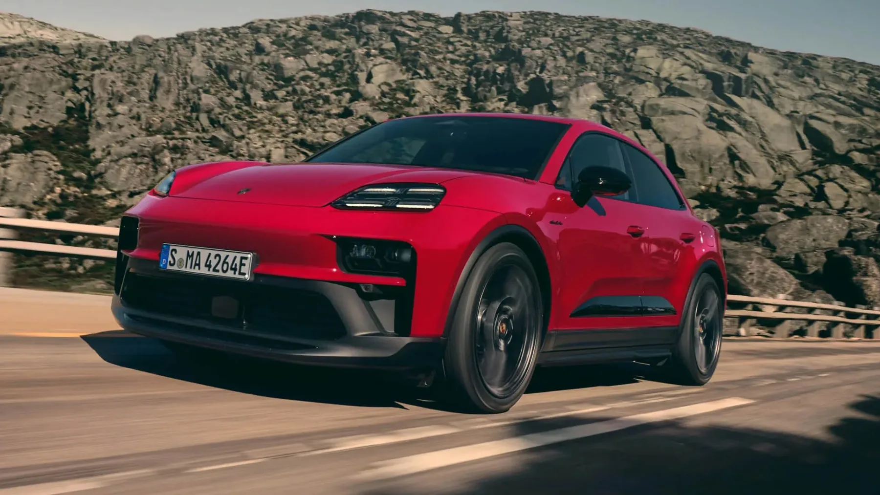 Porsche Macan GTS 2026: Električni športni paket v najlepši rdeči