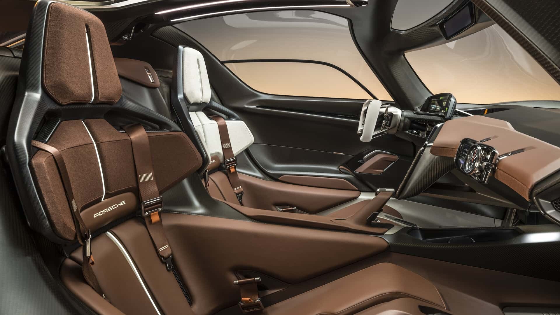 Porsche Mission X Concept; Foto: newsroom.porsche.com