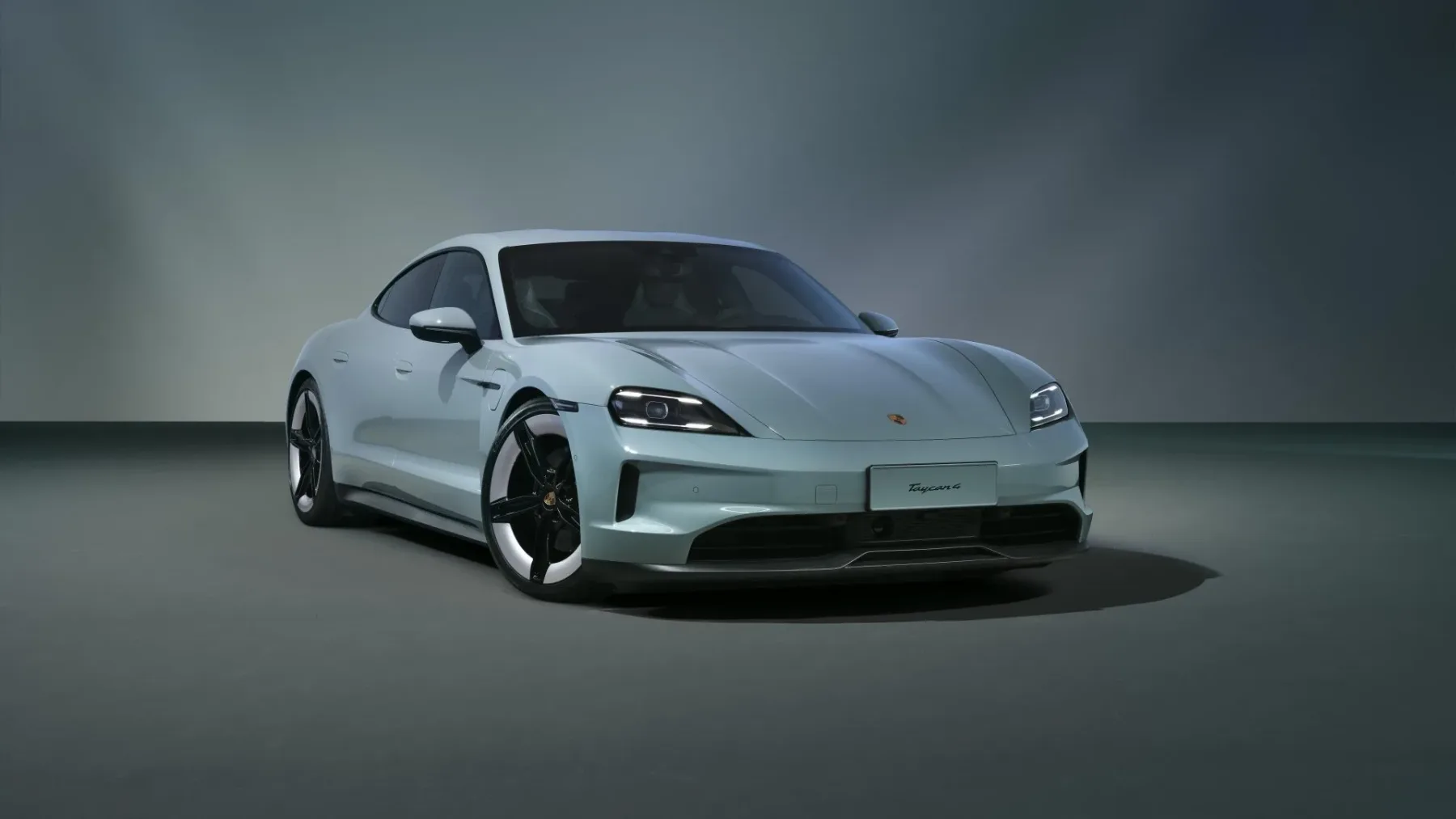 Porsche Taycan 2025 z razširjeno družino za električni maraton