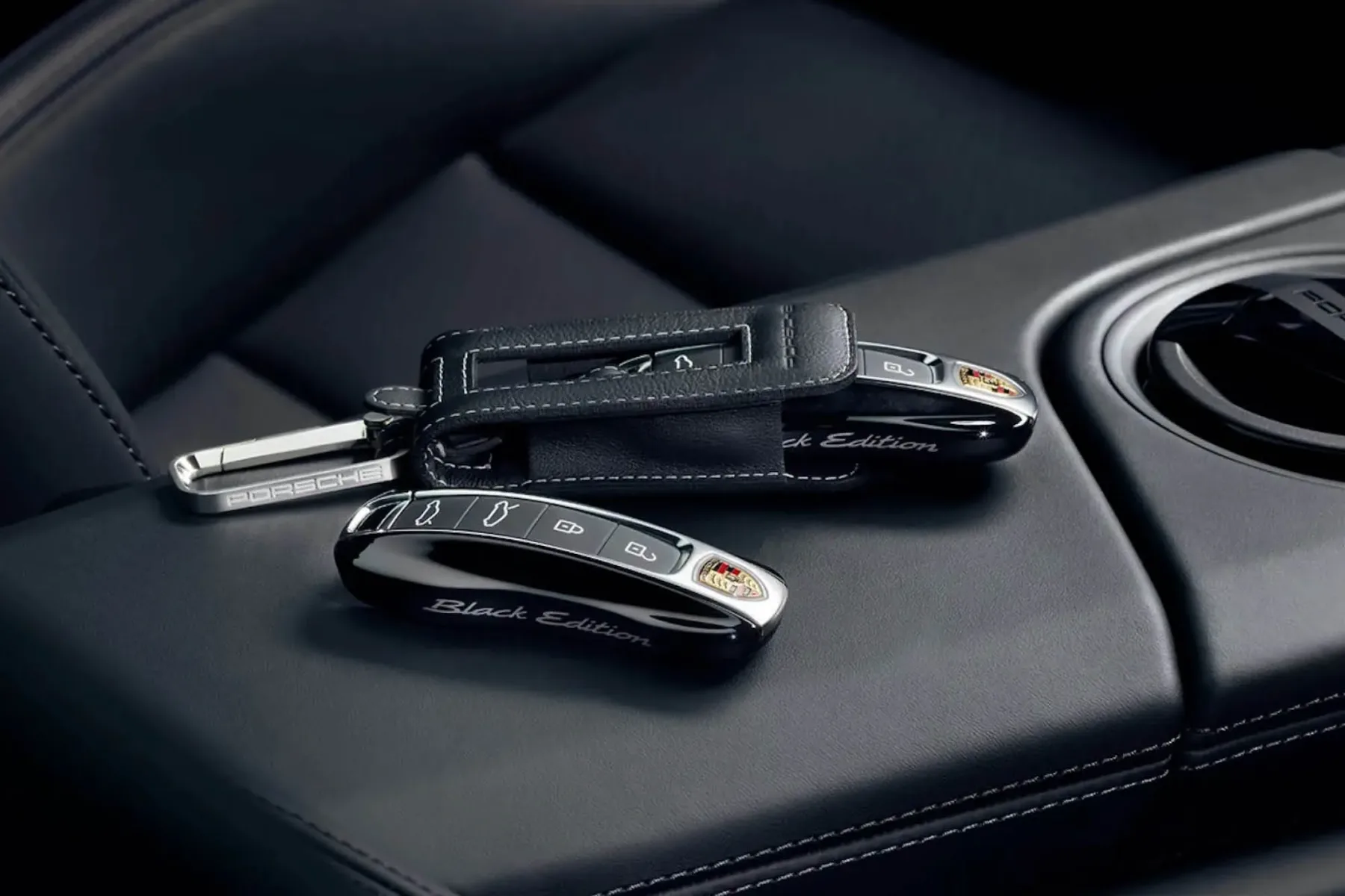 Porsche Taycan Black Edition 2026: Črni žrebec, ki razbija pravila električne igre
