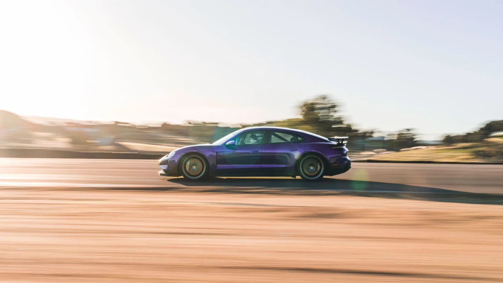 Porsche: vodilni luksuzni proizvajalec električnih avtomobilov – le, da tega ne govorijo na glas