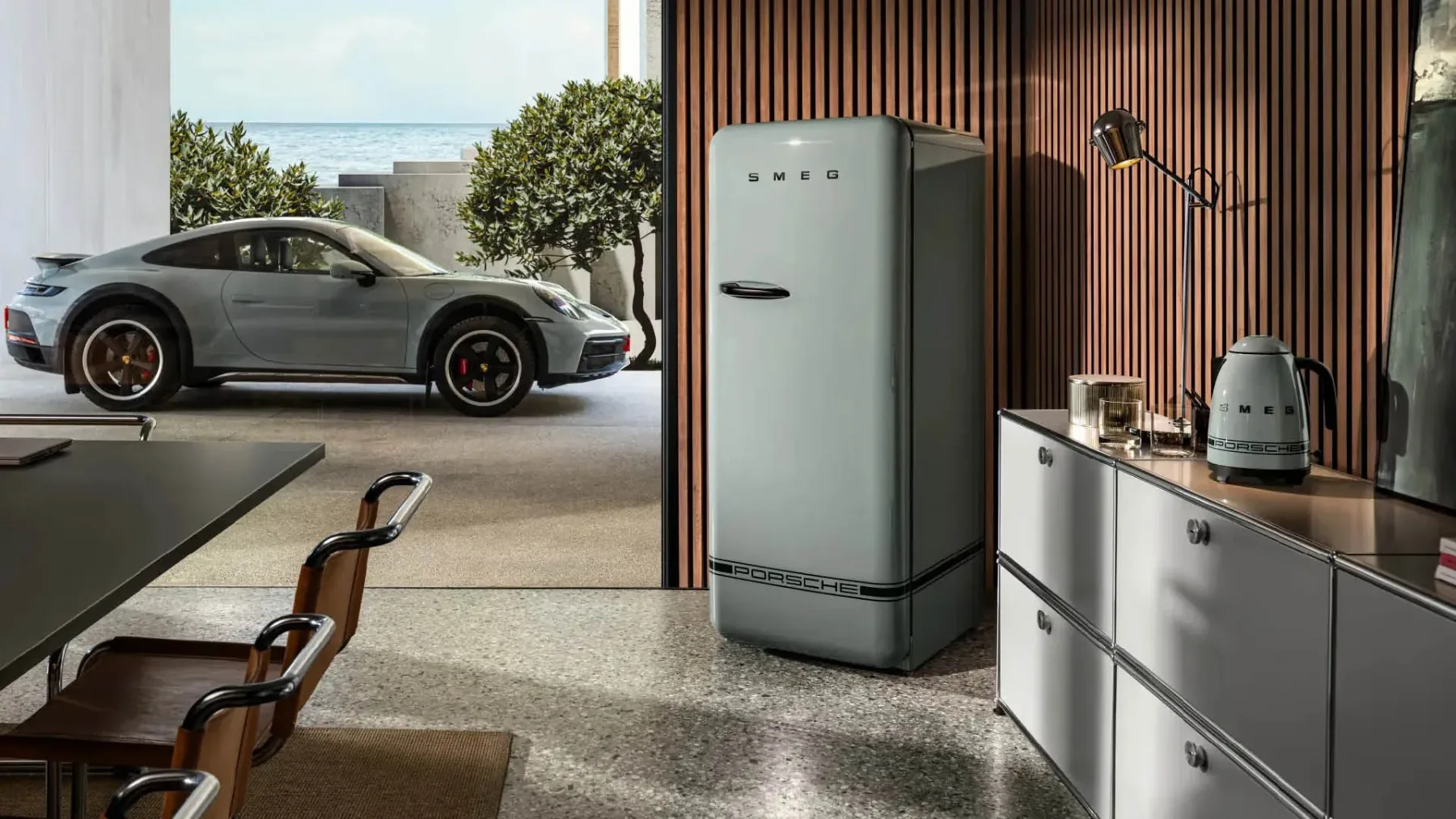 Porsche x Smeg: Ko Le Mans parkira v tvoji kuhinji!