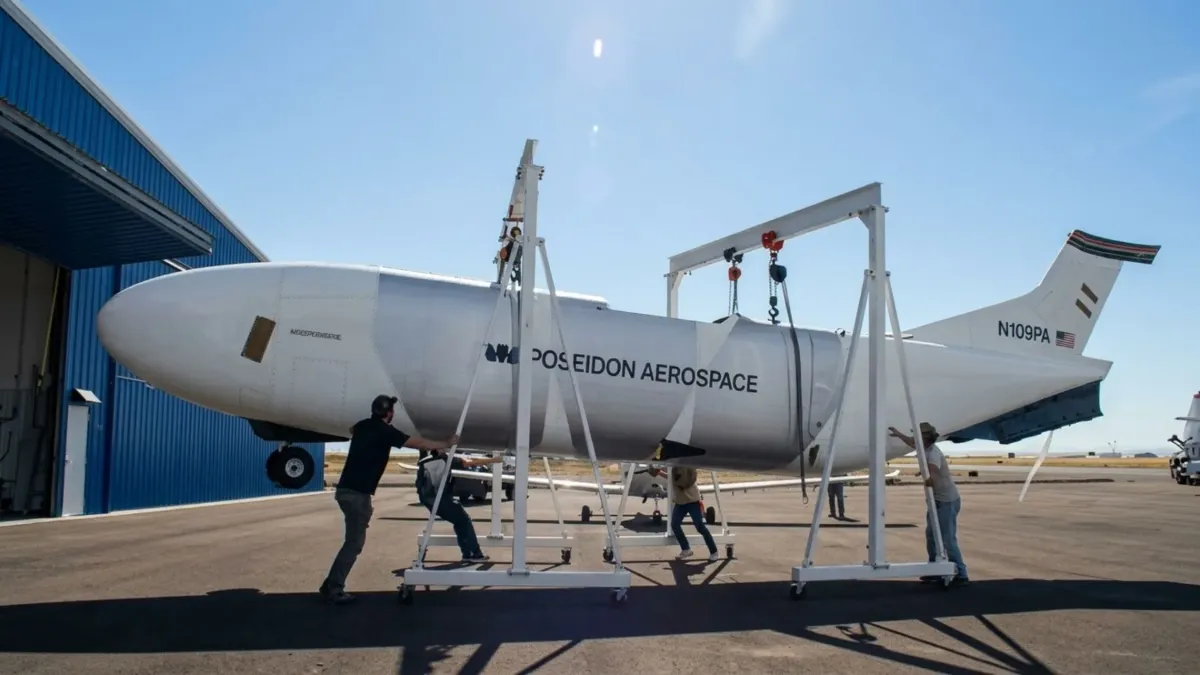 Poseidon Egret tovorni dron na vzletišču