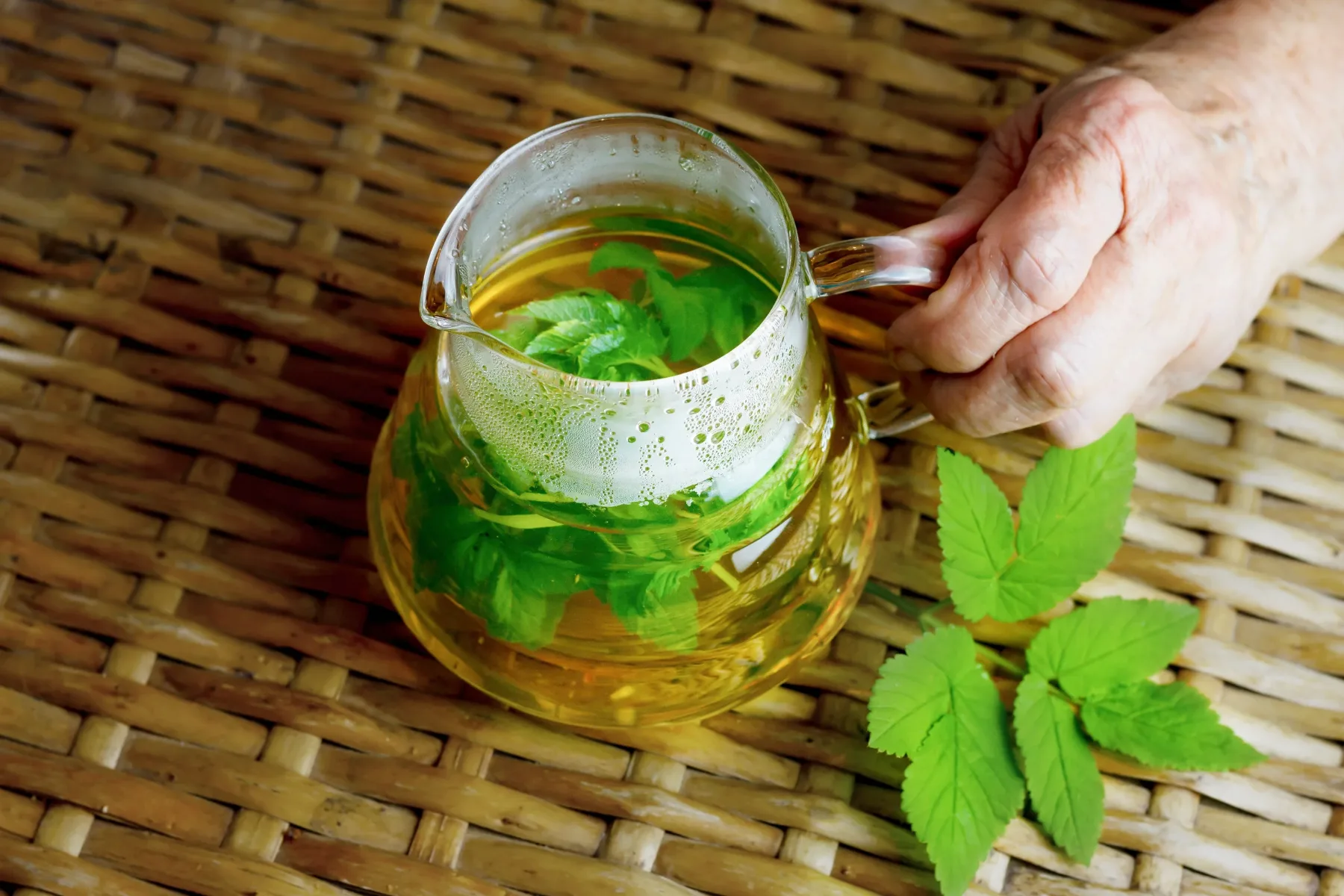 Pozabi na čudežne diete: ti 4 detox napitki ti lahko dejansko pomagajo shujšati