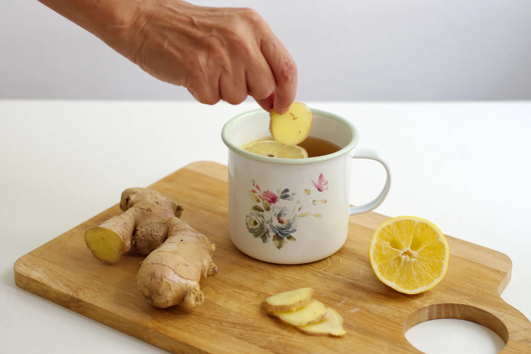 Pozabi na čudežne diete: ti 4 detox napitki ti lahko dejansko pomagajo shujšati