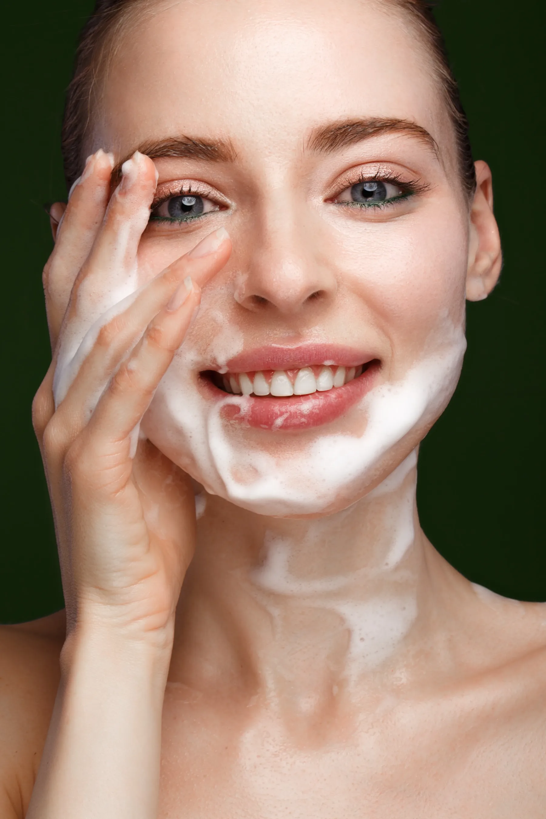 Pozabi na Kiehl’s in Clinique: tale domači aloe vera face wash ti prinese sijočo kožo – brez kemikalij in brez slabe vesti