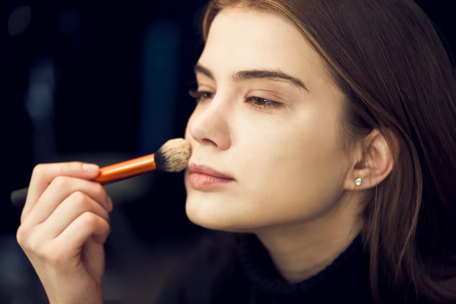 Pozor, ta napaka pri makeupu vas v trenutku postara za 15 let – pa se je večina žensk sploh ne zaveda
